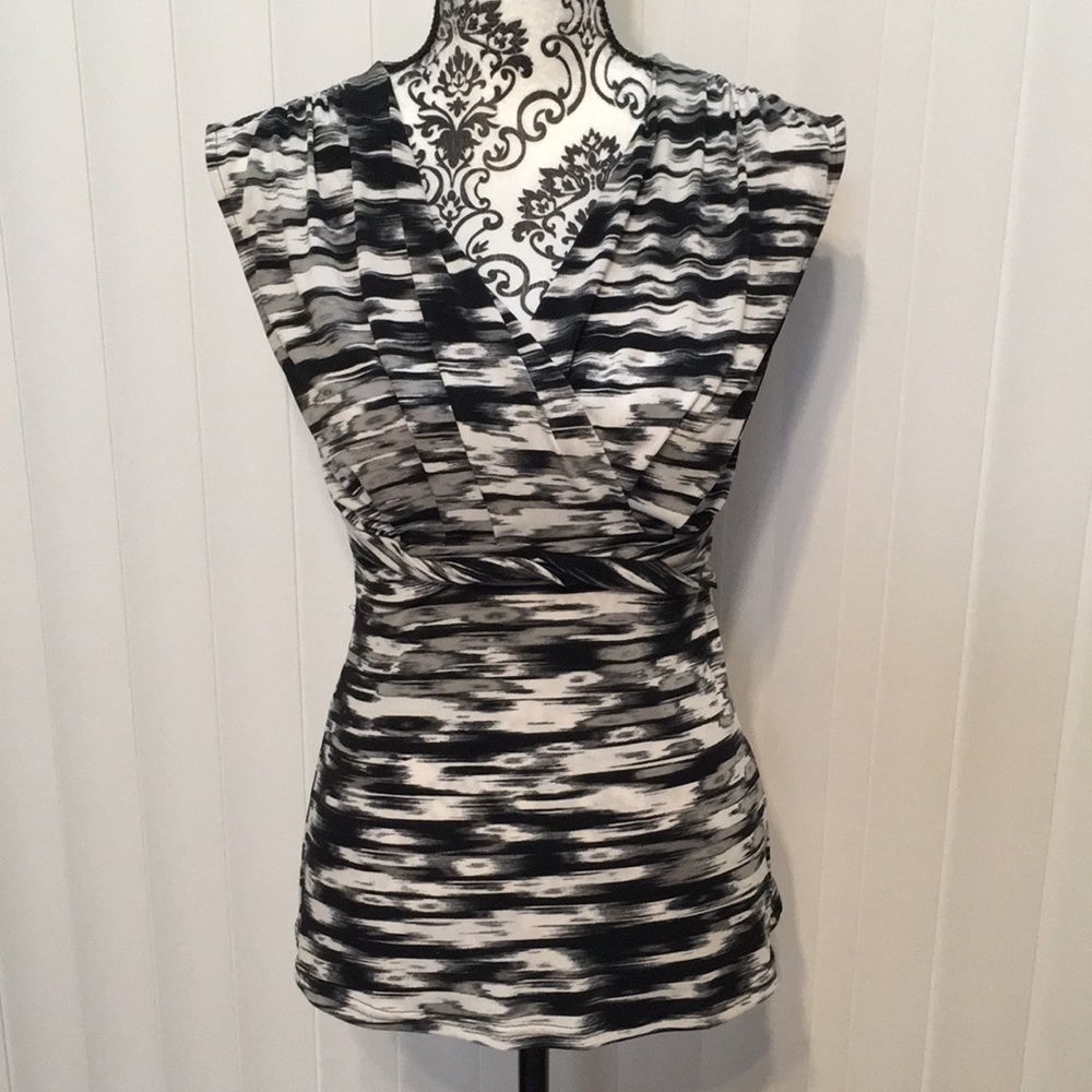 Attention Multi-Color Top